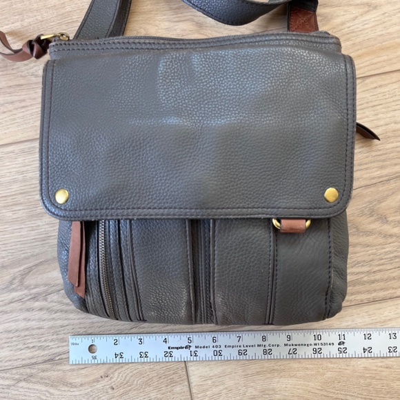 Fossil Morgan Traveler Leather Crossbody Bag - Picture 3 of 15
